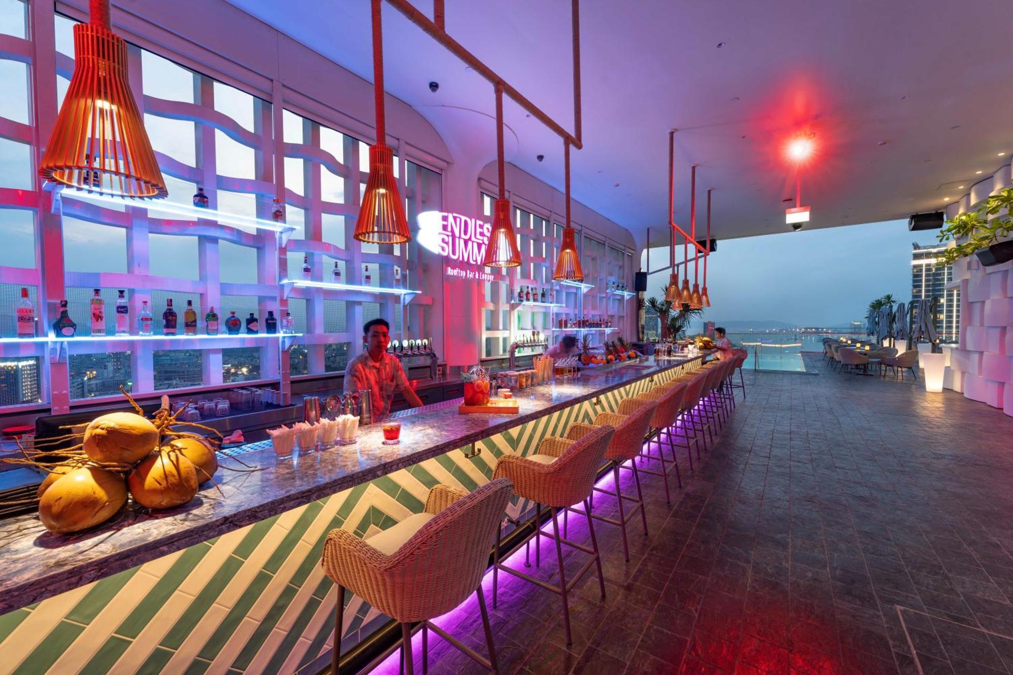 Wink Icon Hotel Danang Riverside - Luxury Suites - 24Hrs Stay & Rooftop Pool Bar 外观 照片
