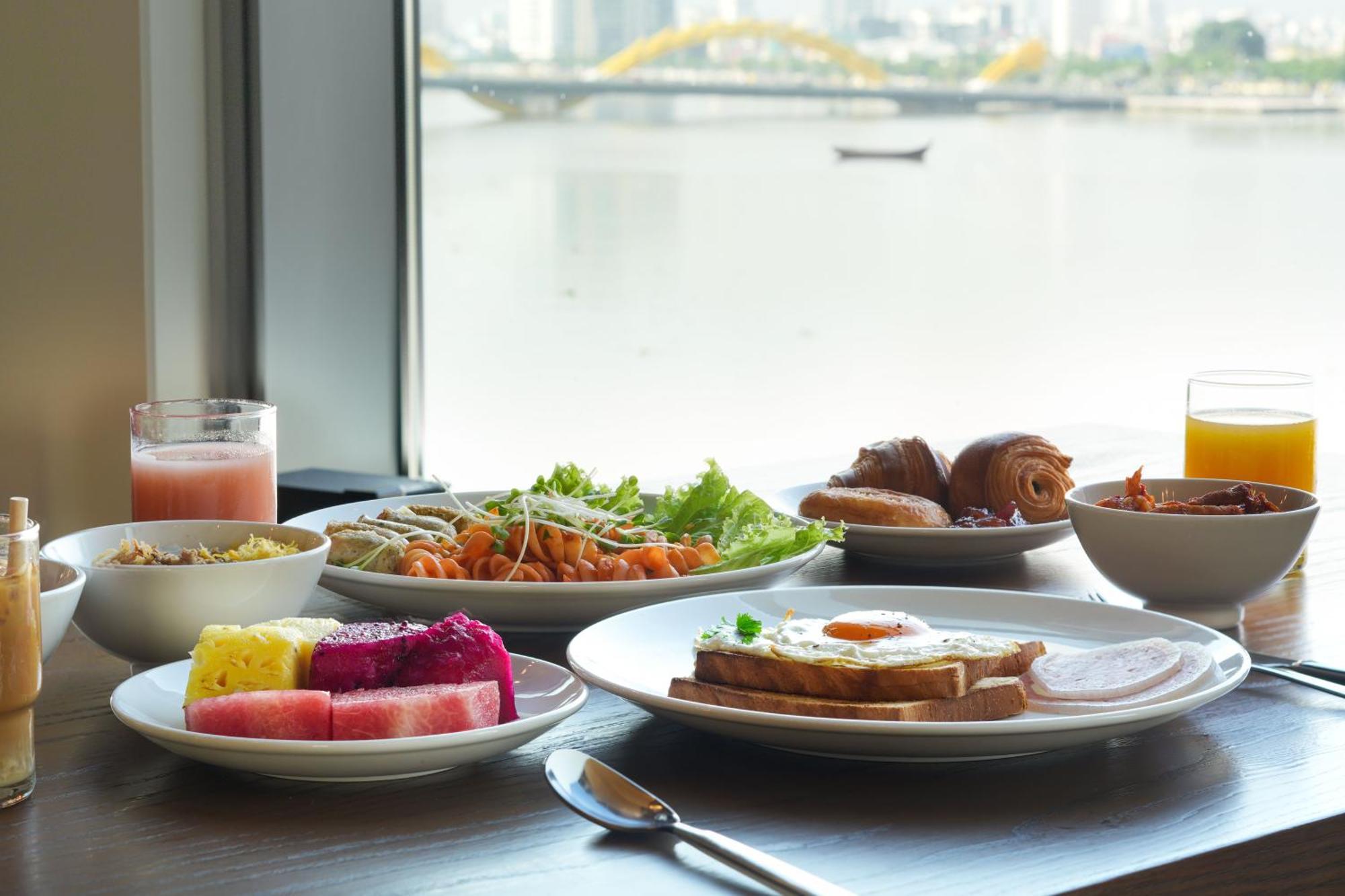 Wink Icon Hotel Danang Riverside - Luxury Suites - 24Hrs Stay & Rooftop Pool Bar 外观 照片