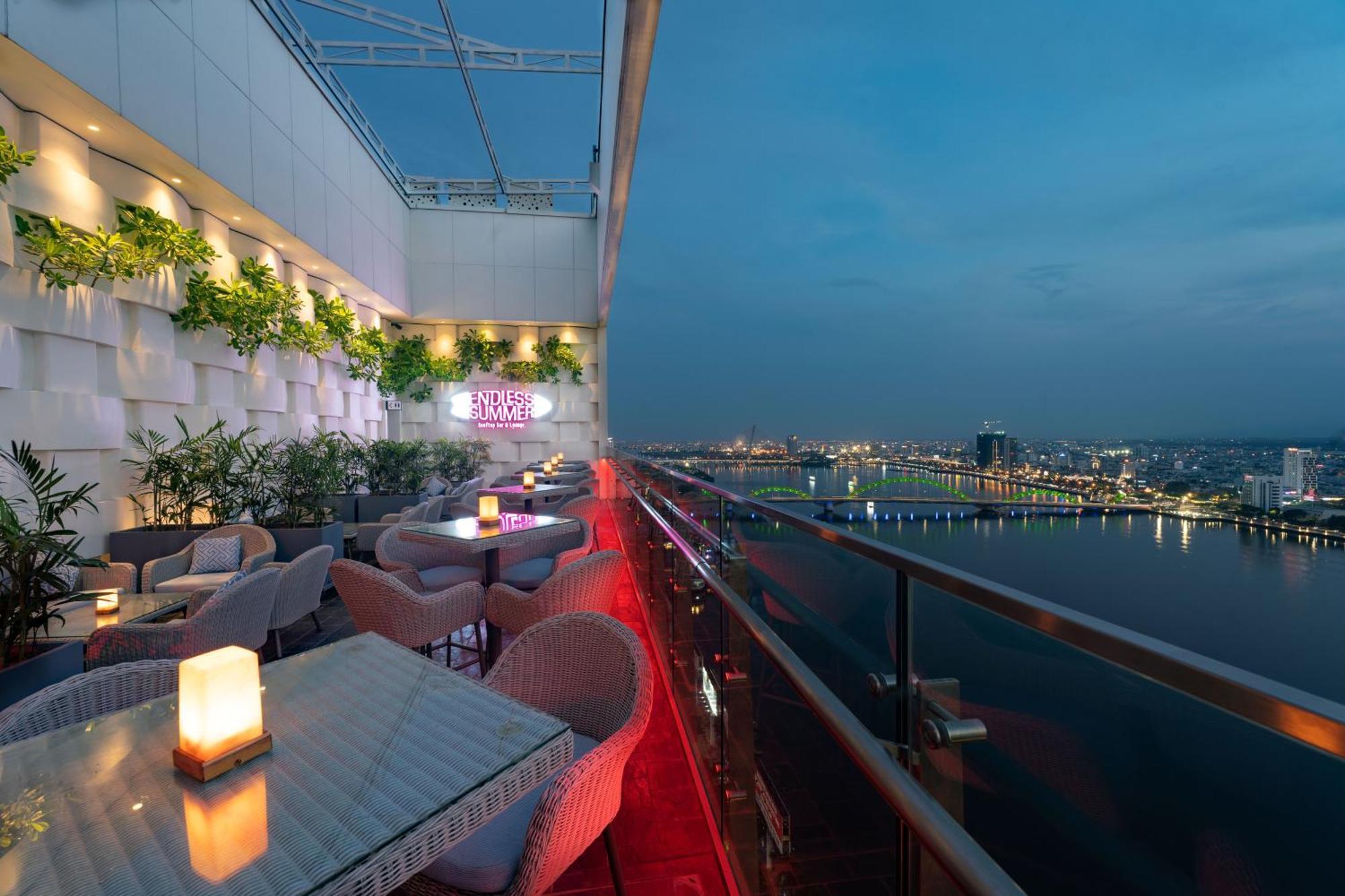 Wink Icon Hotel Danang Riverside - Luxury Suites - 24Hrs Stay & Rooftop Pool Bar 外观 照片