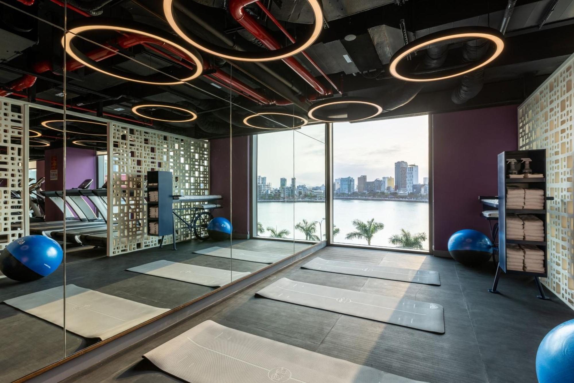 Wink Icon Hotel Danang Riverside - Luxury Suites - 24Hrs Stay & Rooftop Pool Bar 外观 照片