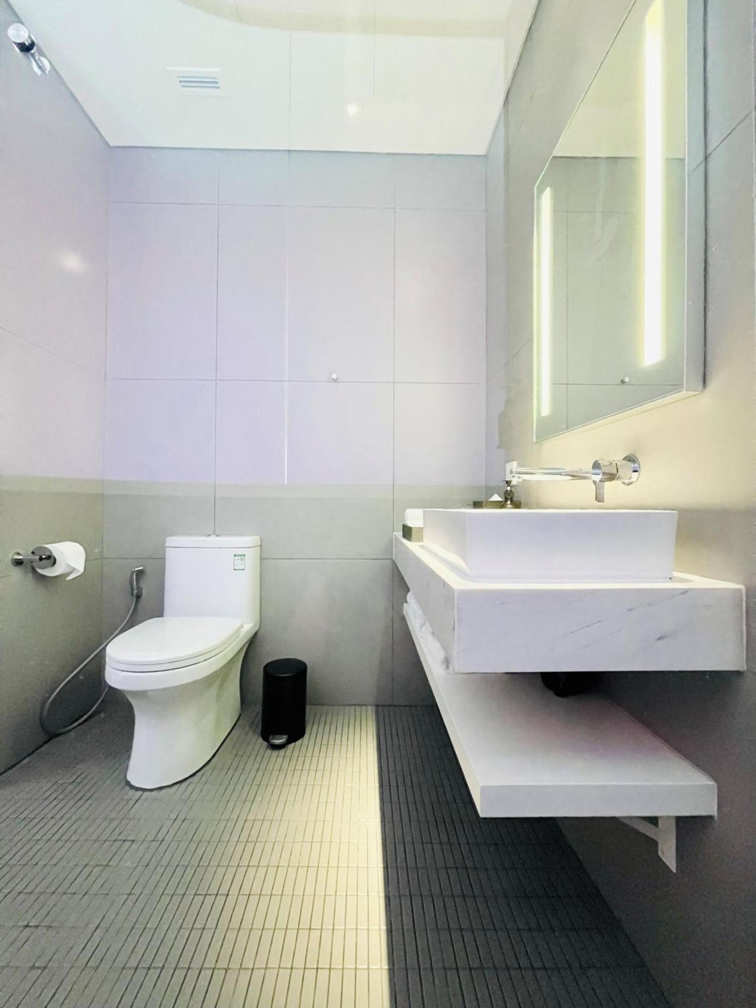 Wink Icon Hotel Danang Riverside - Luxury Suites - 24Hrs Stay & Rooftop Pool Bar 外观 照片