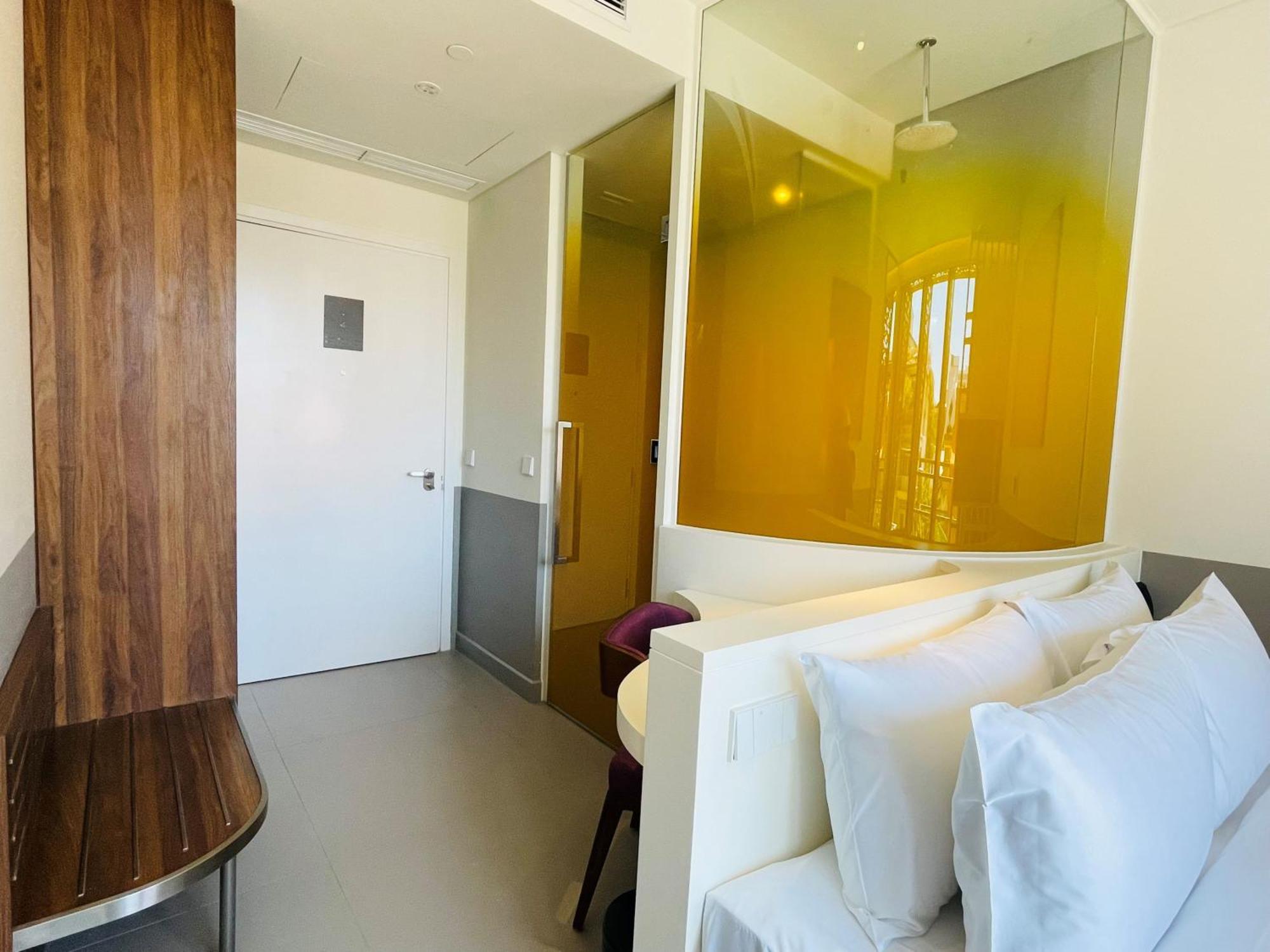 Wink Icon Hotel Danang Riverside - Luxury Suites - 24Hrs Stay & Rooftop Pool Bar 客房 照片